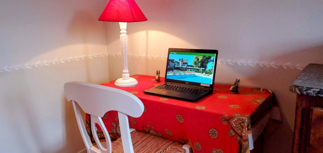 Le Sequoia Bed & Breakfast Velles  Екстериор снимка