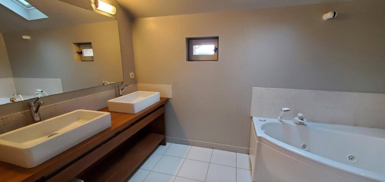 Le Sequoia Bed & Breakfast Velles  Екстериор снимка